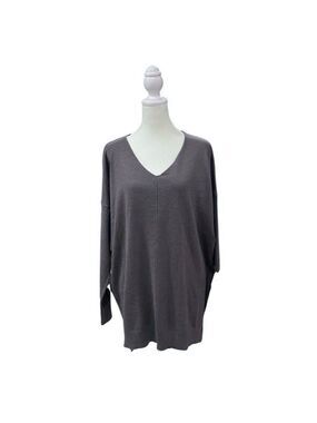 Sweet Lovely by Jen V-Neck Long Sleeve Front Seam High Low Sweater Med/Large